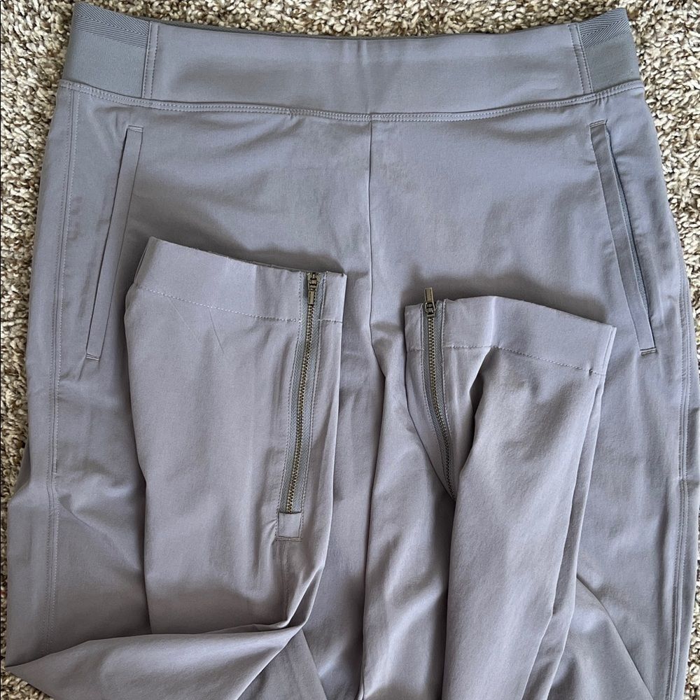 Like New! ATHLETA Brooklyn Mid-rise Jogger Zip Ankle in 6 - Picture 15 of 15